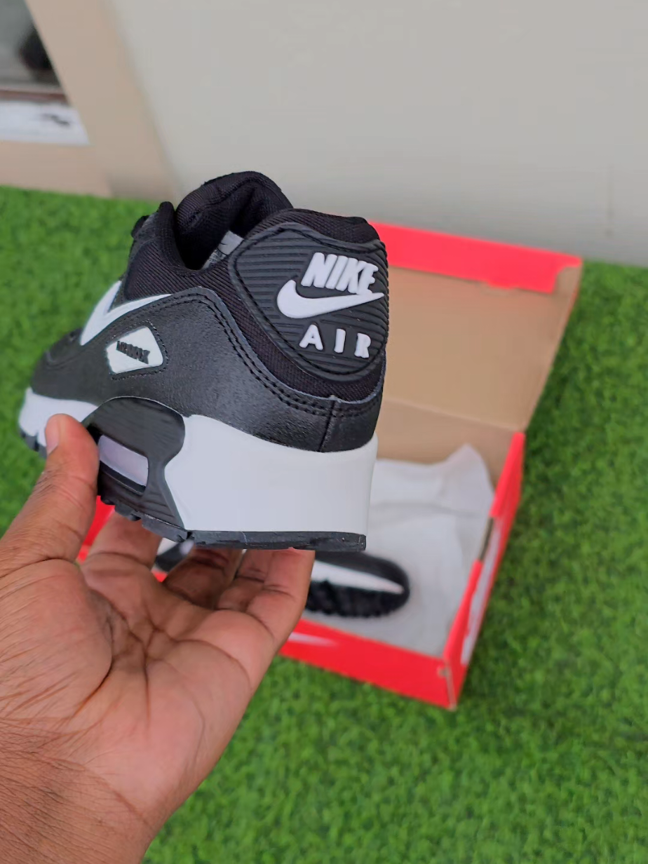 @Jayjaysneakerscpt(pty)ltd