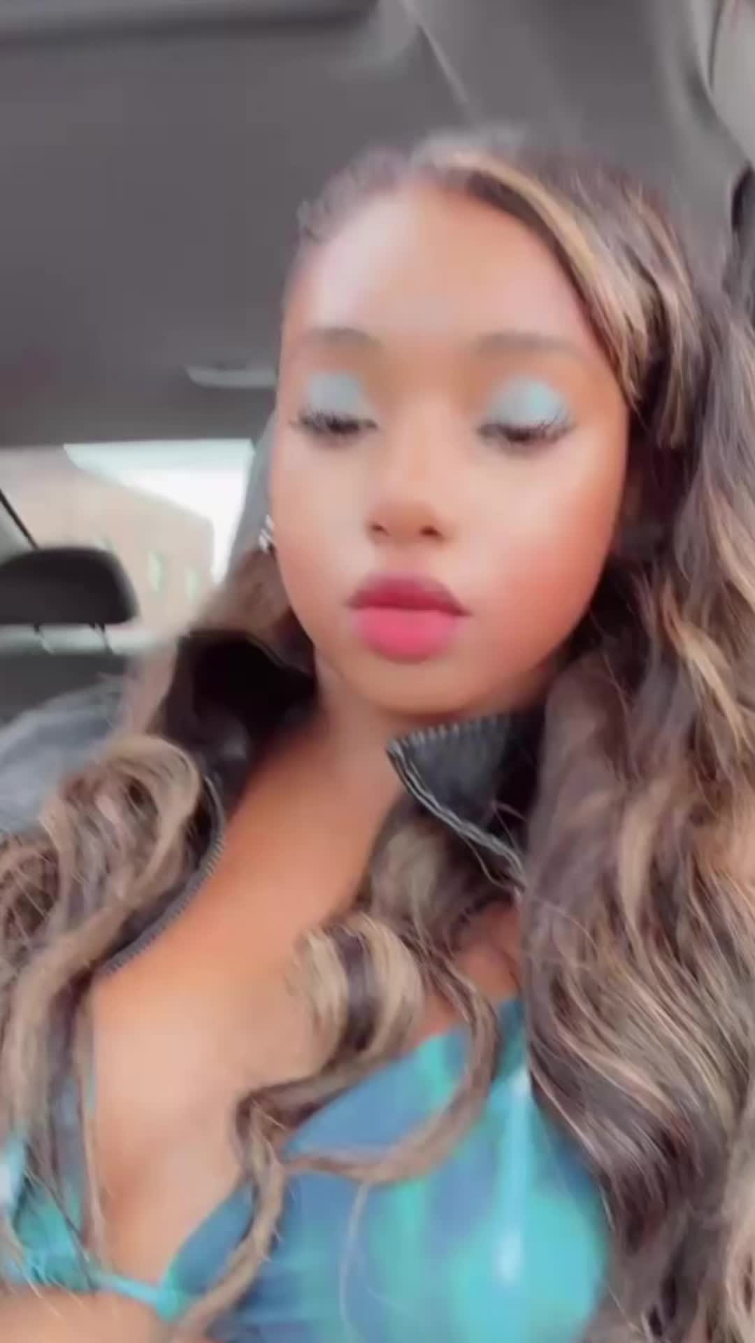 @QueenB2Z