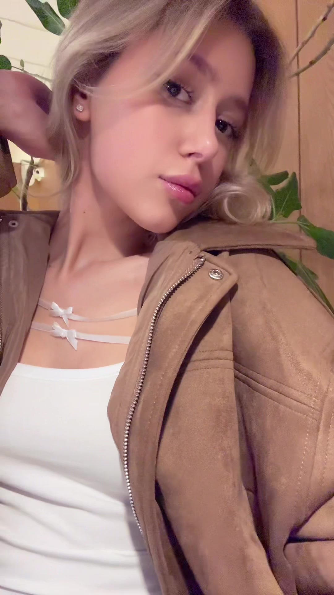 @𝙴