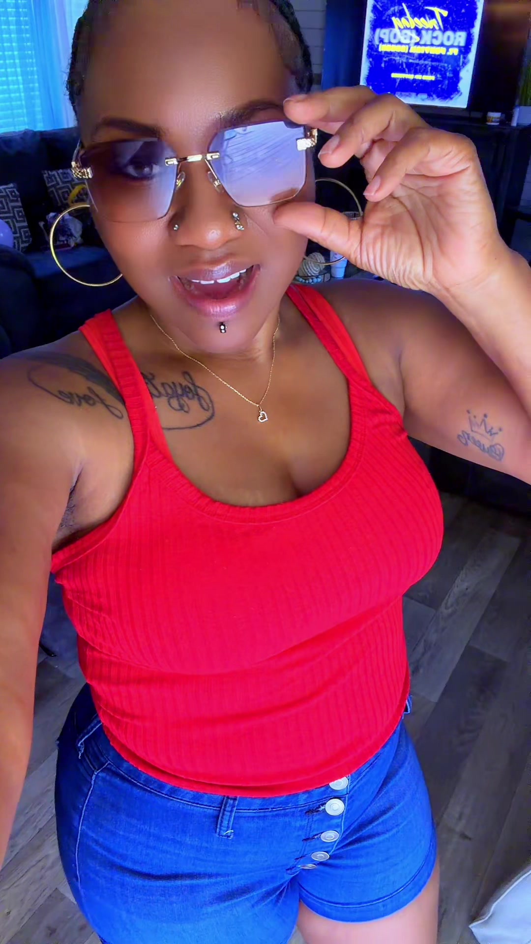 @SEXCCC J 😍.