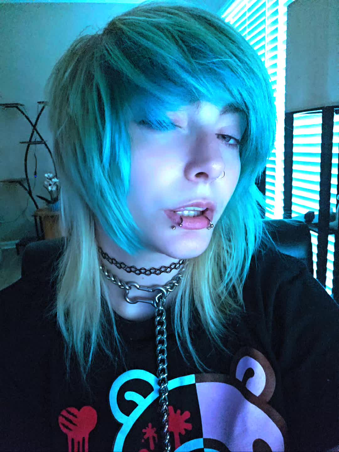@☆-Twisty-☆ ( ´-ω・)︻┻┳══━一