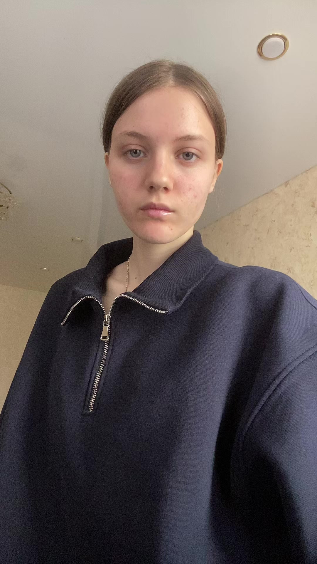 @thelanamog