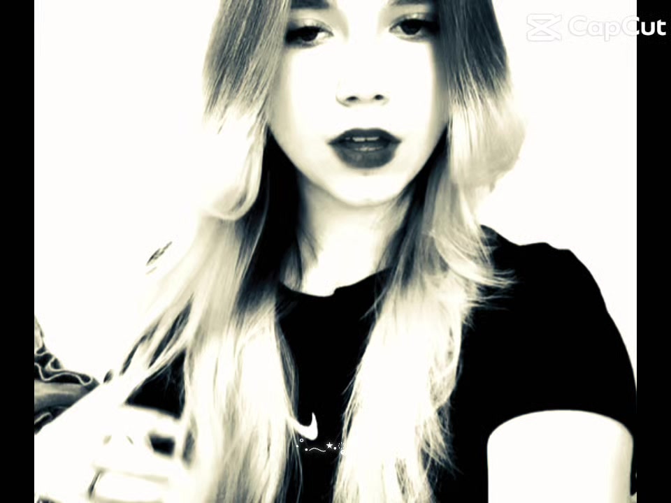 @𝐛𝐥𝐨𝐧𝐝𝐢𝐧𝐤а💸🚬