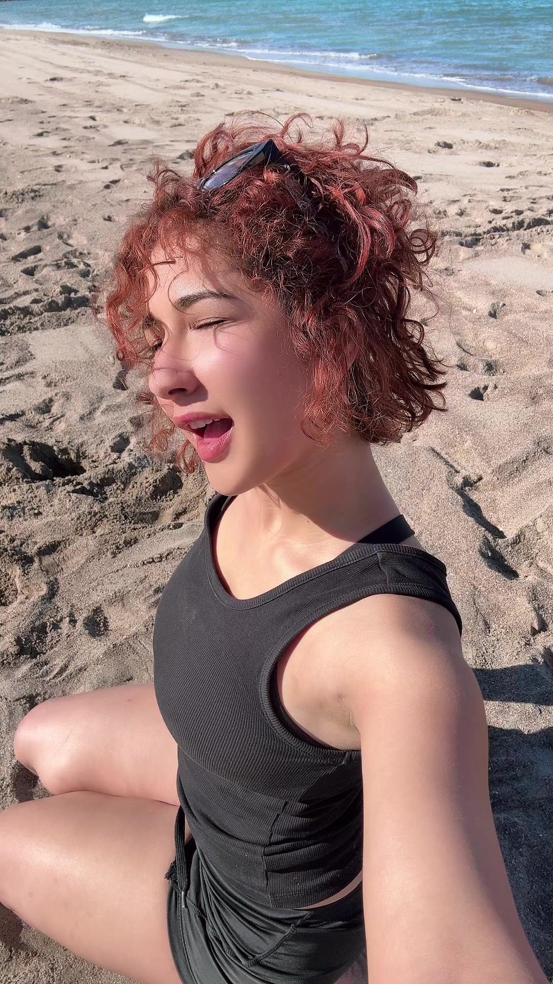@^~^