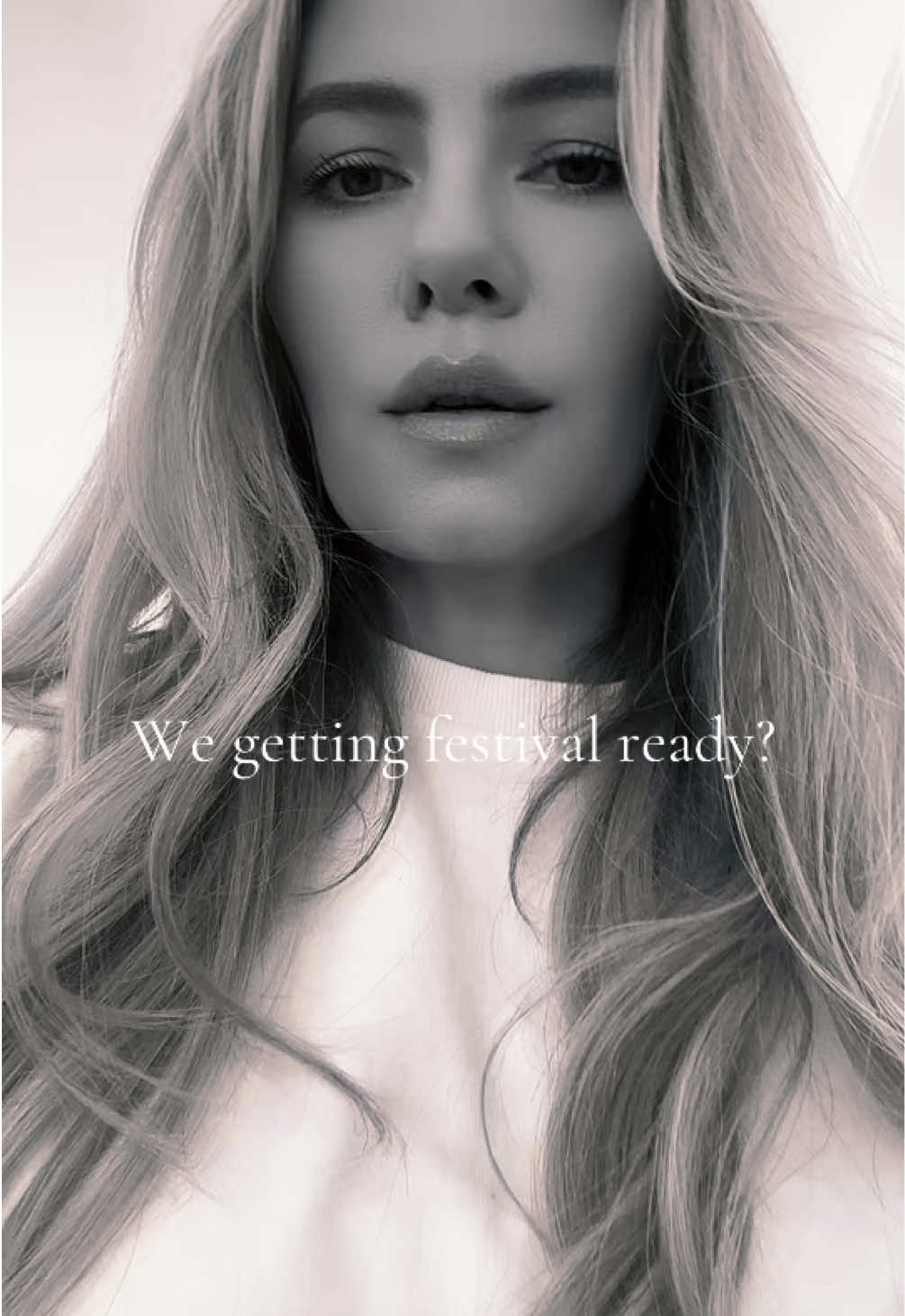 @Elisha Cuthbert
