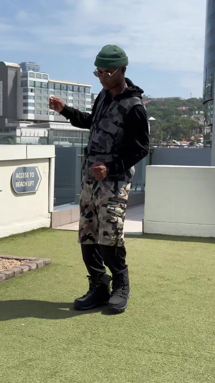 @MONDO🧑🦲