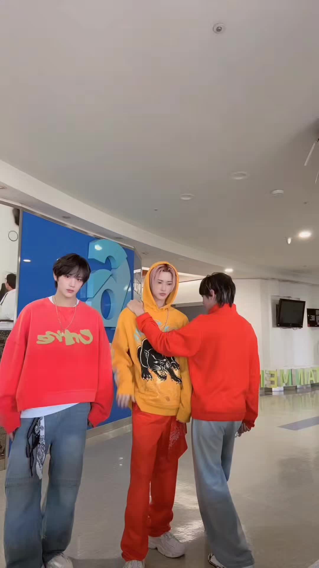 @๐Si.IY16