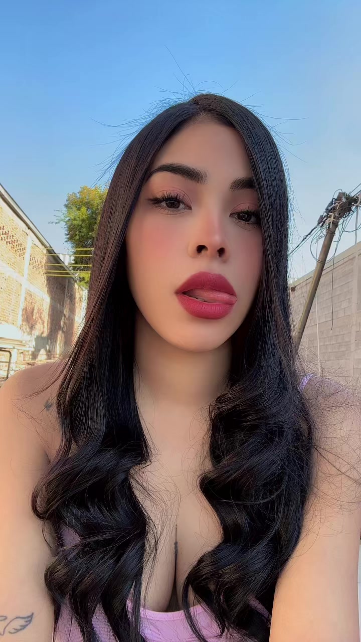 @llely Juárez