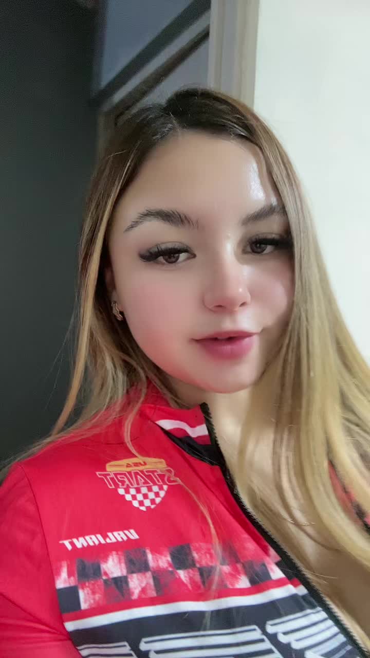 @Tania_