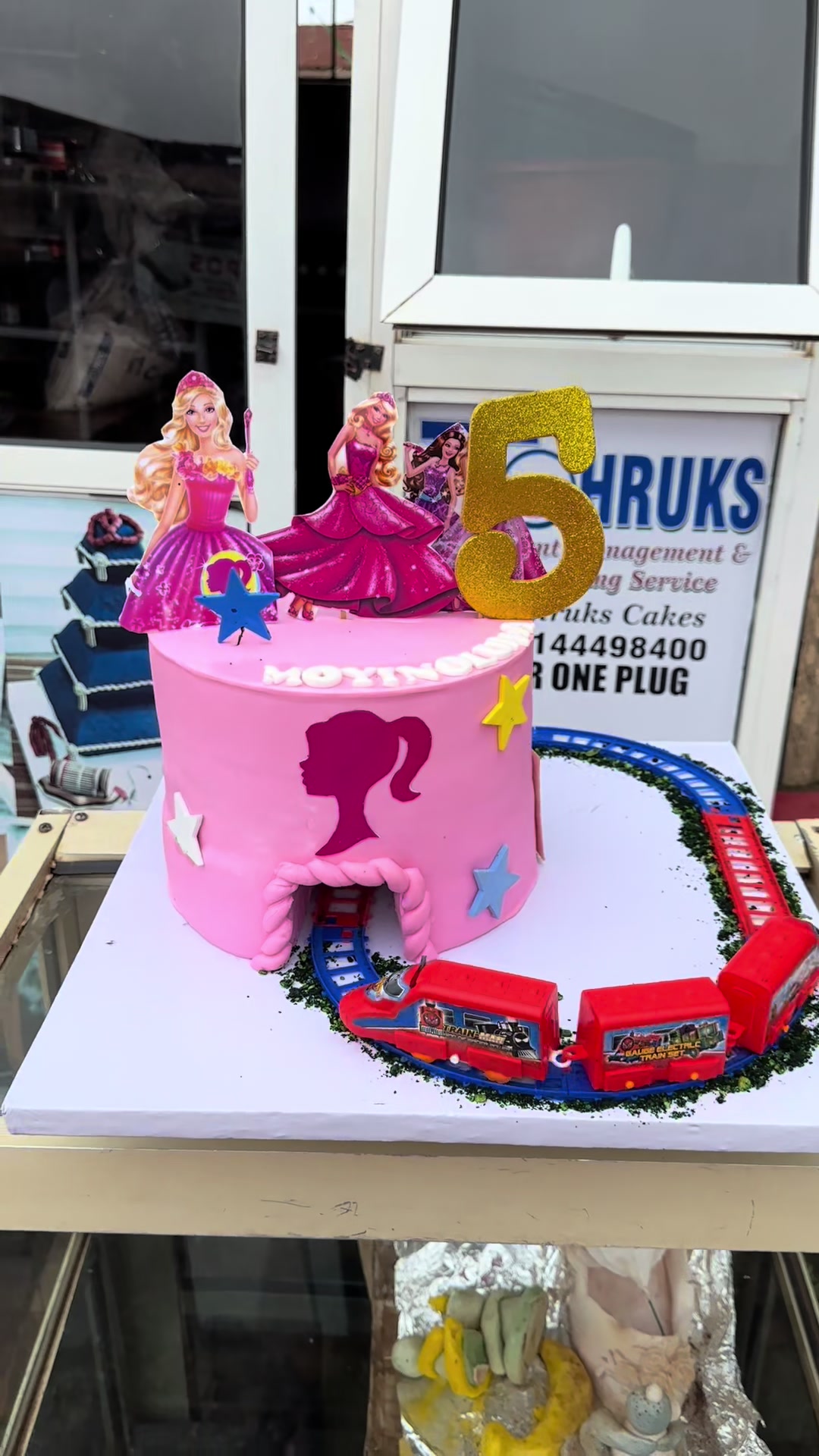 @Tohruks cakes of Ibadan