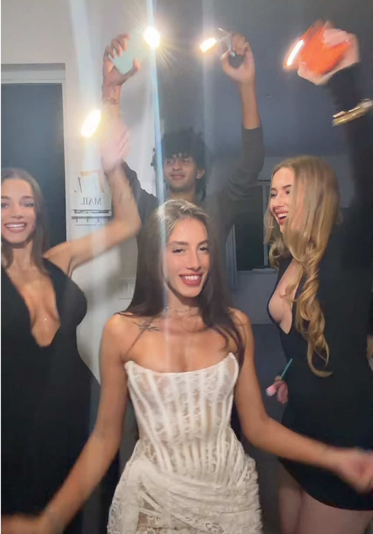 @ELVEE