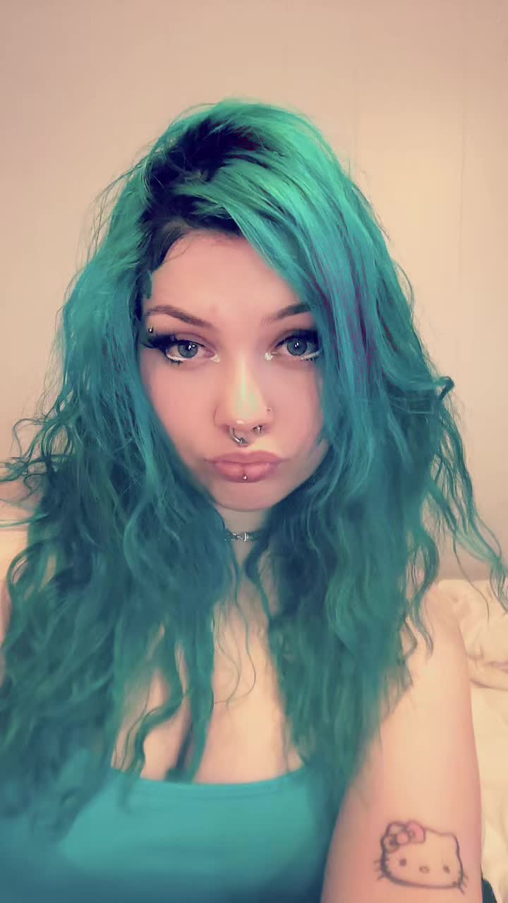 @mshellolitty