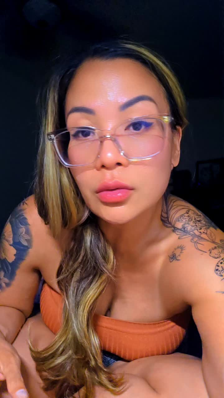 @👑CoachQueenVeeFit🇺🇲🇵🇭♐️🔥