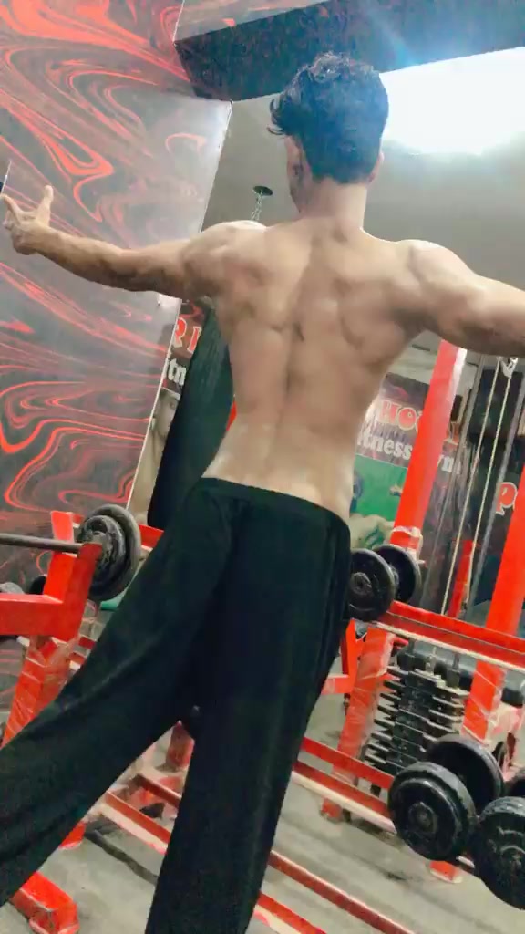 @sad gym boy 💪😔💪