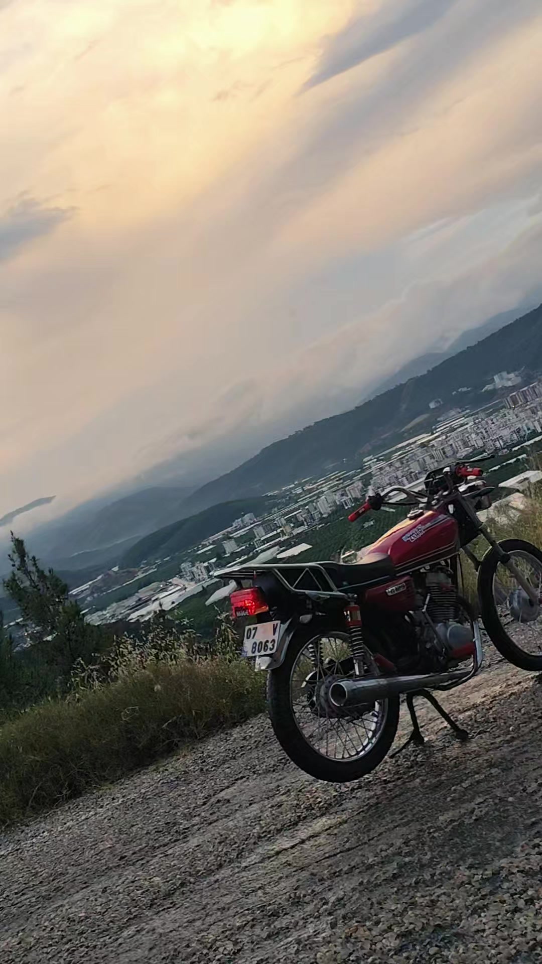 @EÇ