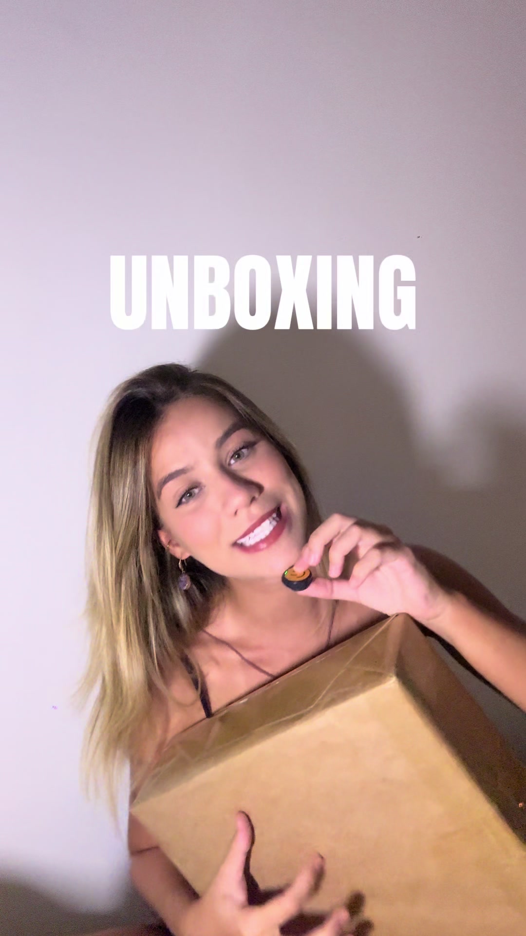 @LARISSA