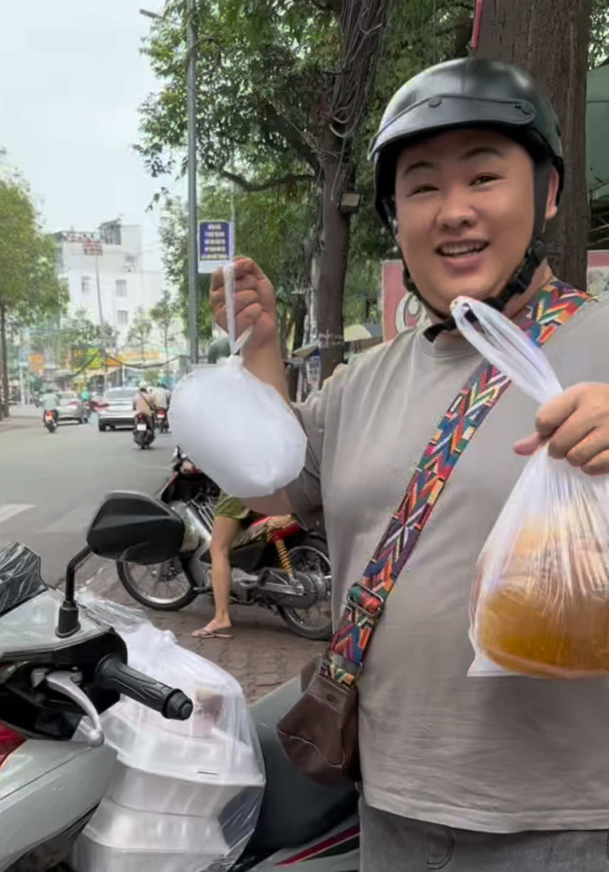@C&ocirc; &Uacute; B&igrave;nh Dương.