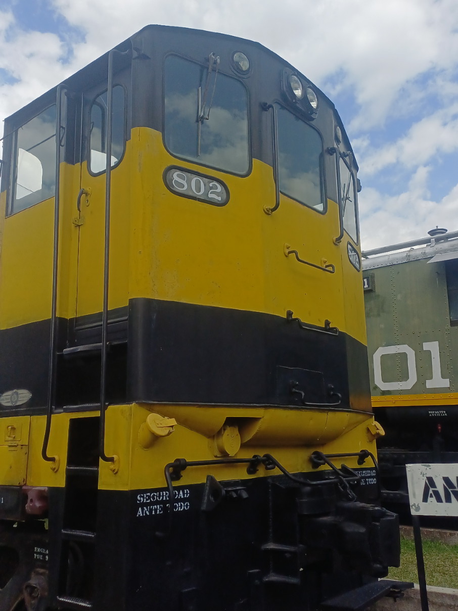 @Ferrocarriles Andy.