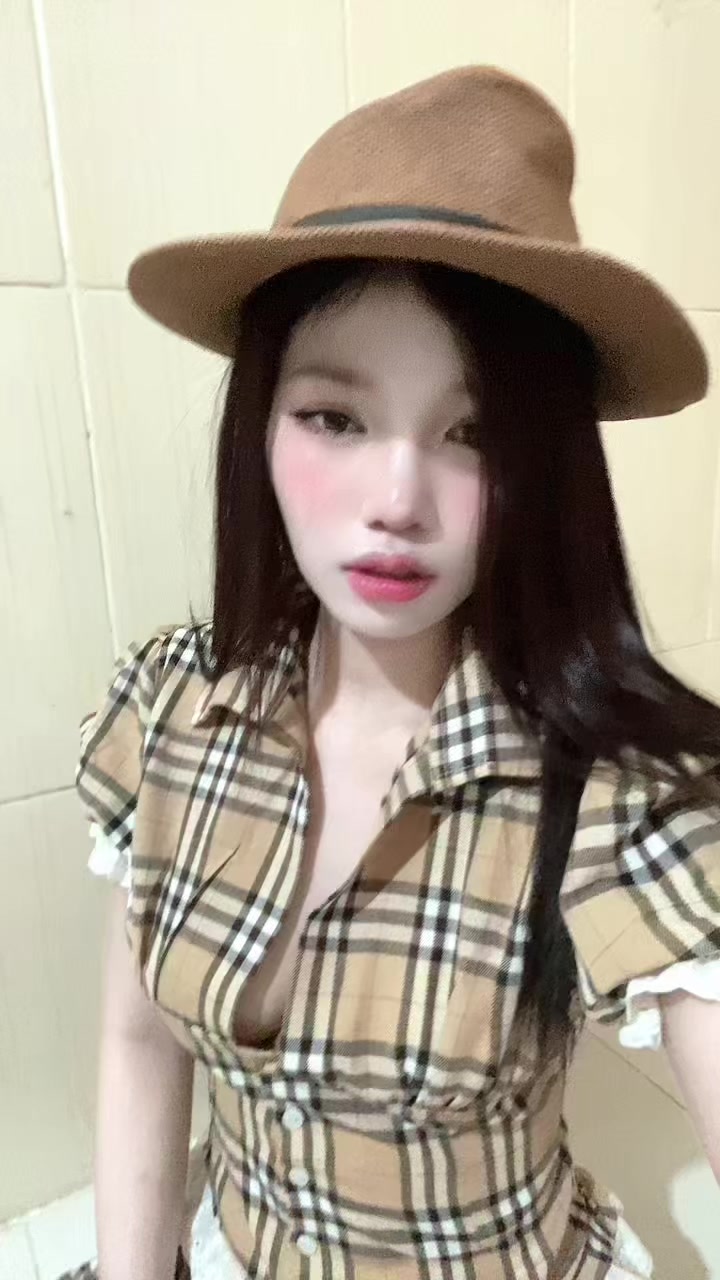 @BELLA JING