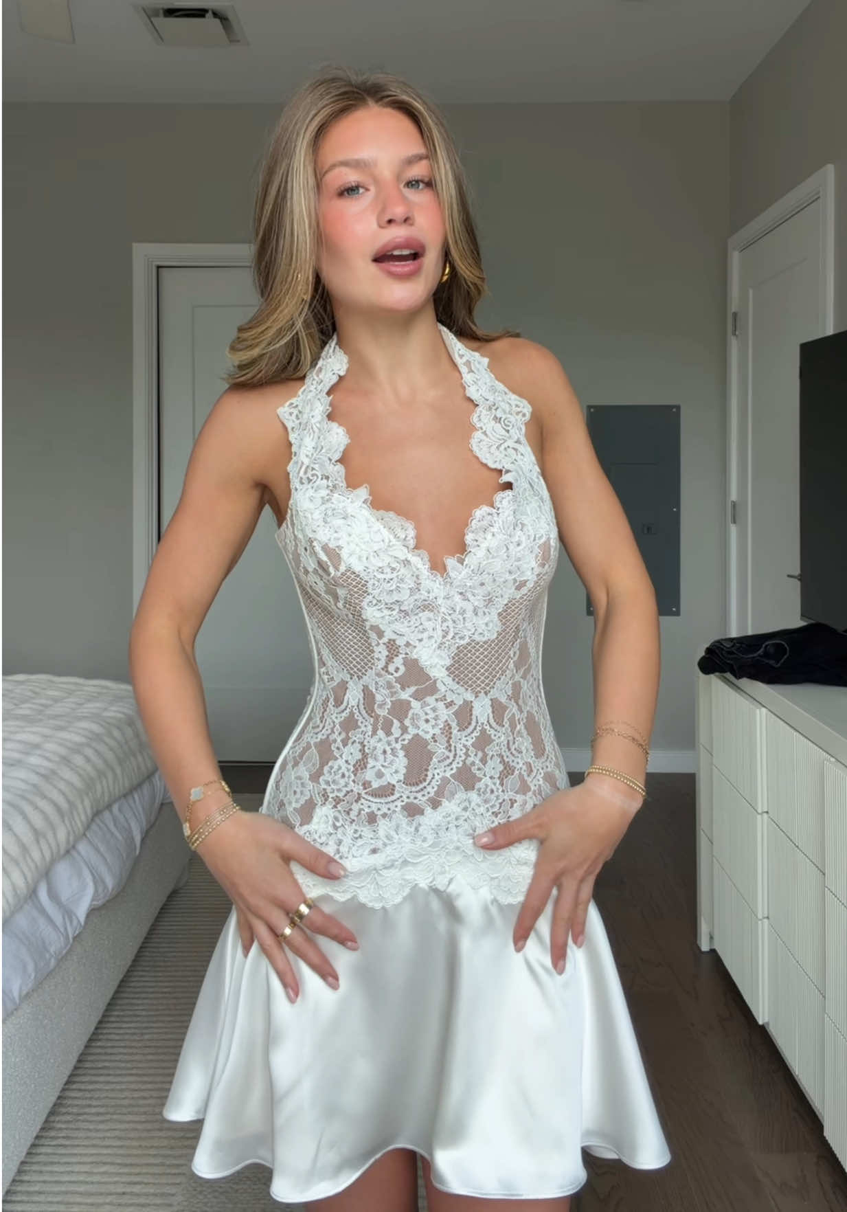@AVA MINA