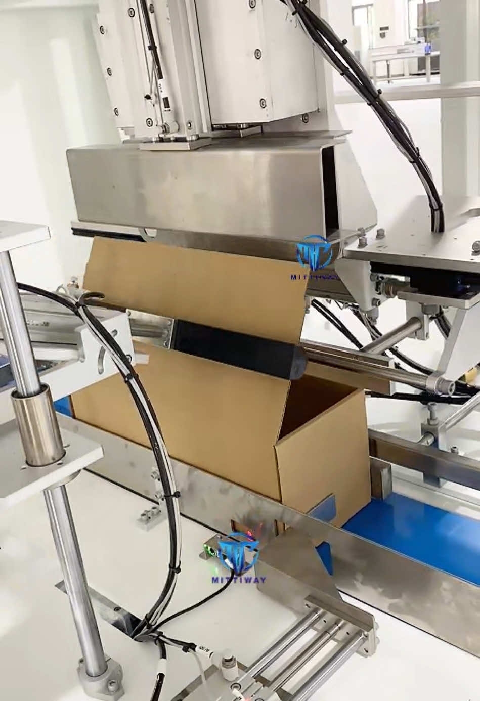 @Hot melt glue tray former