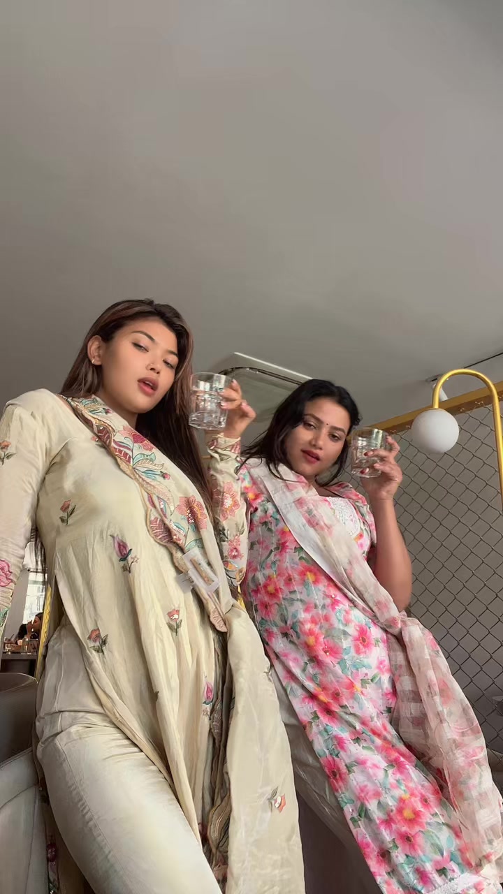 @Tika jaisi 🧿 राधे राधे 🦚🙏