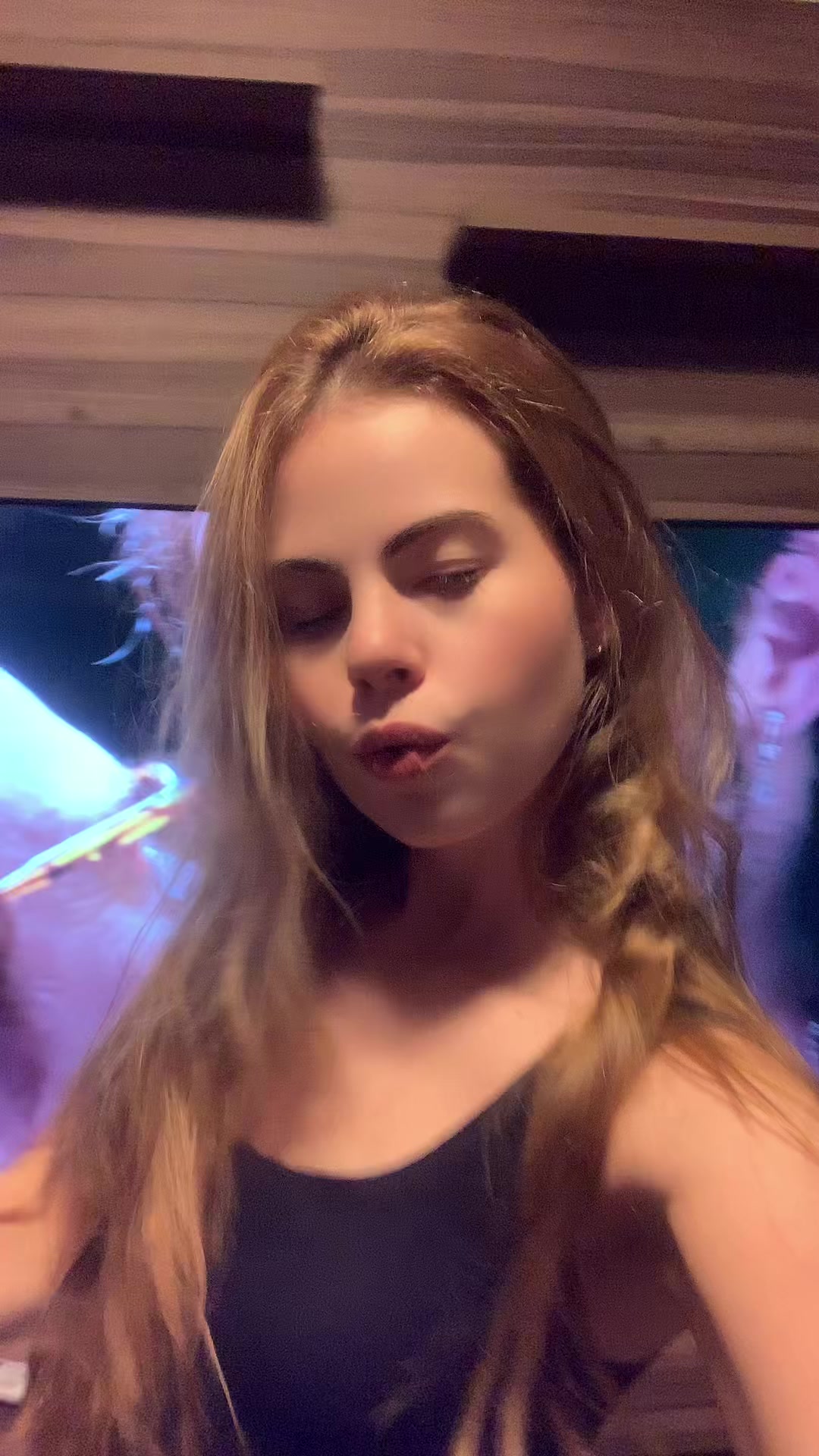 @Vitória Adib