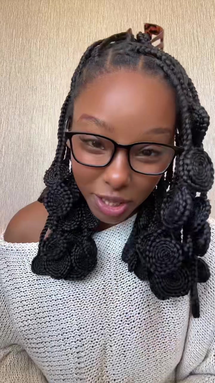 @KhanyaMzobe