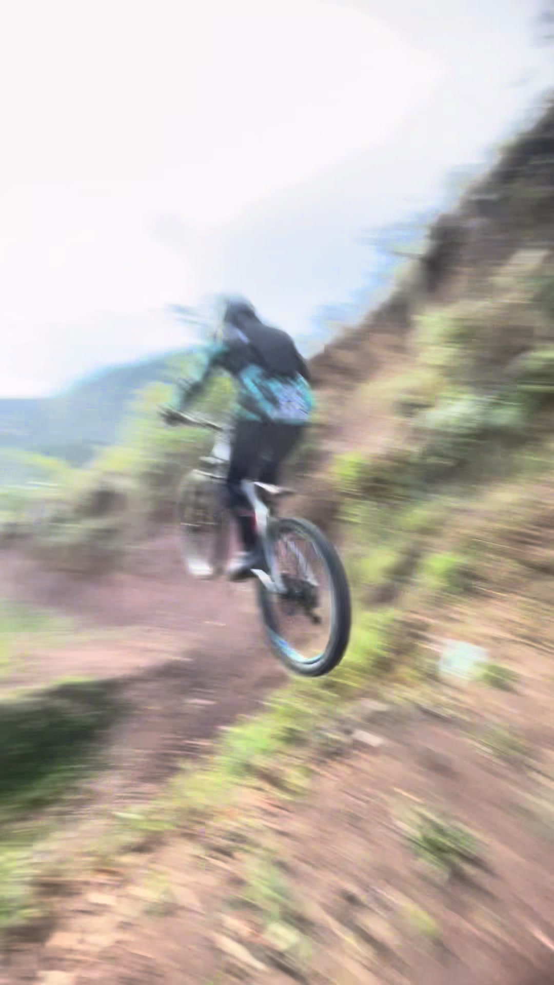@Rueda/TRAIL