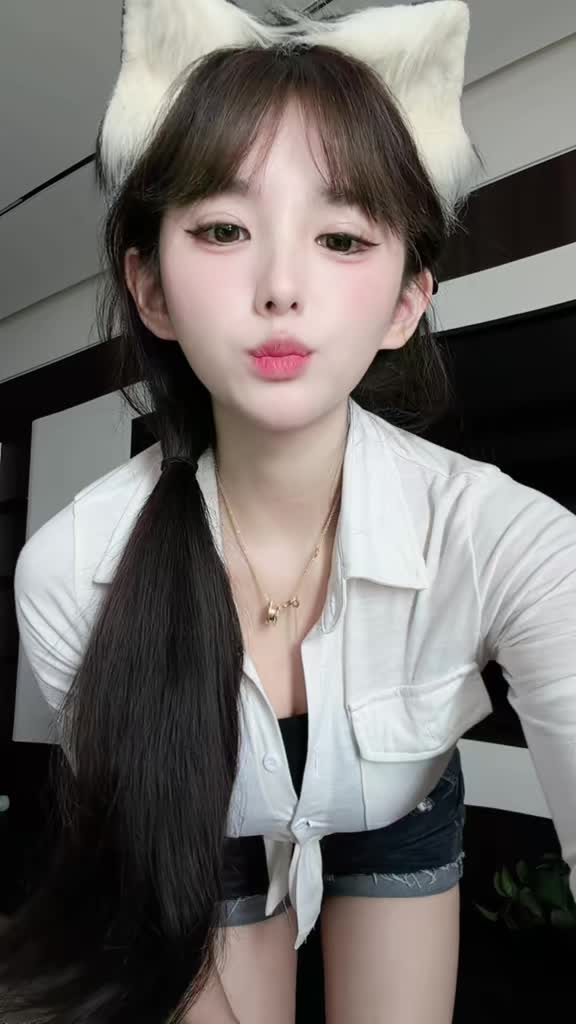 @Cute Chinese girl