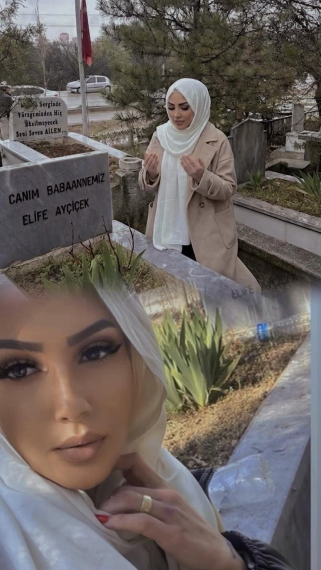 @B&uuml;şra Ay&ccedil;i&ccedil;ek