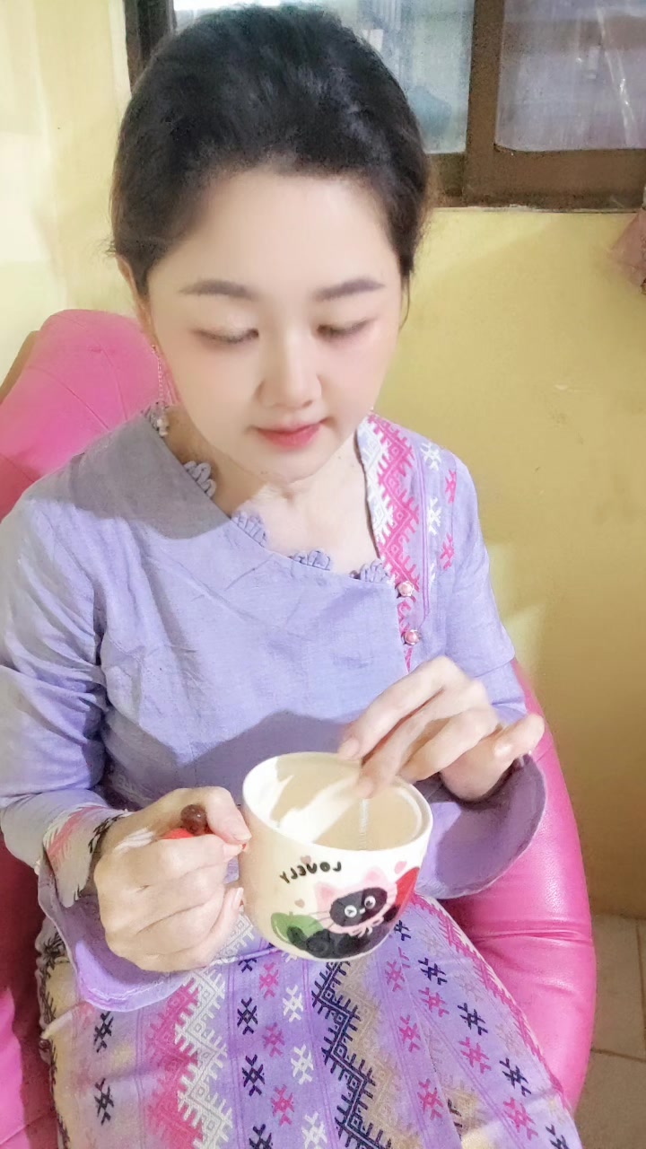 @Kachin Lady đđđ