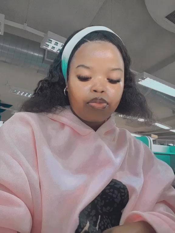 @Sqalesihle