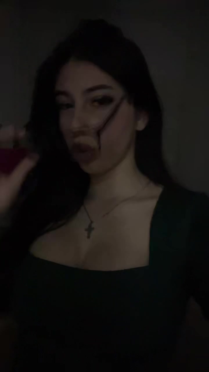 @🫦