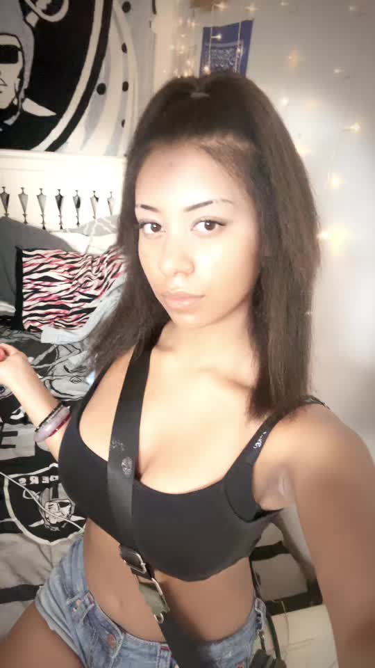 @👾