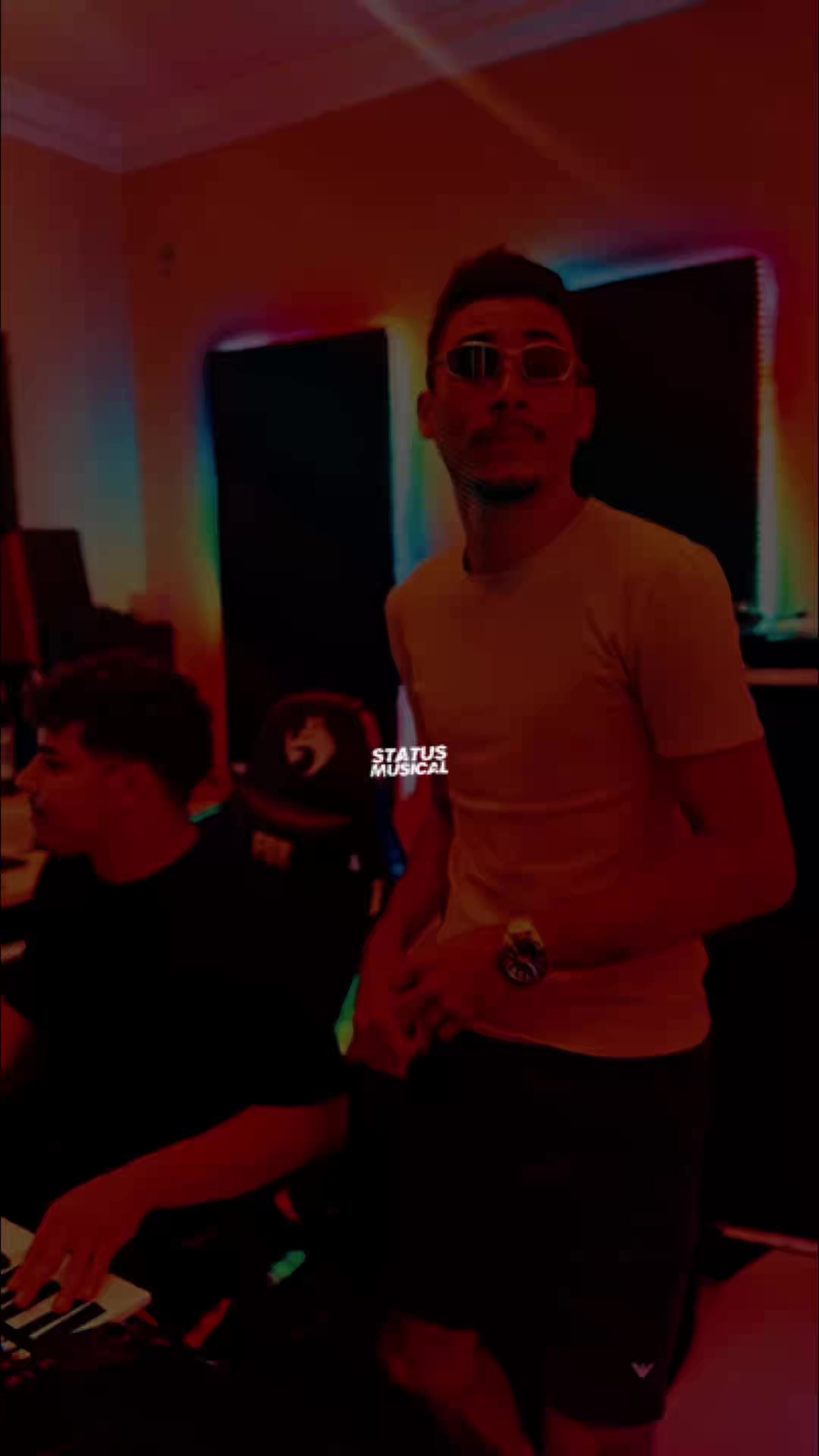 @STATUSMUSICAL &reg;