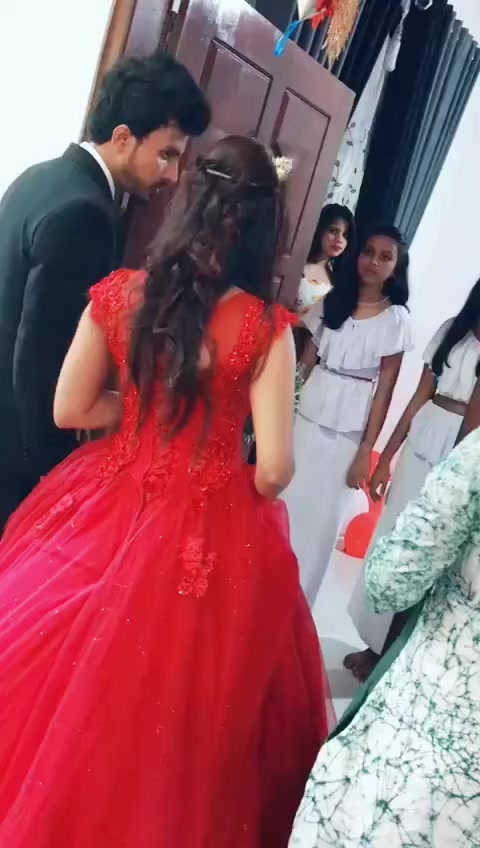 @_yashu_