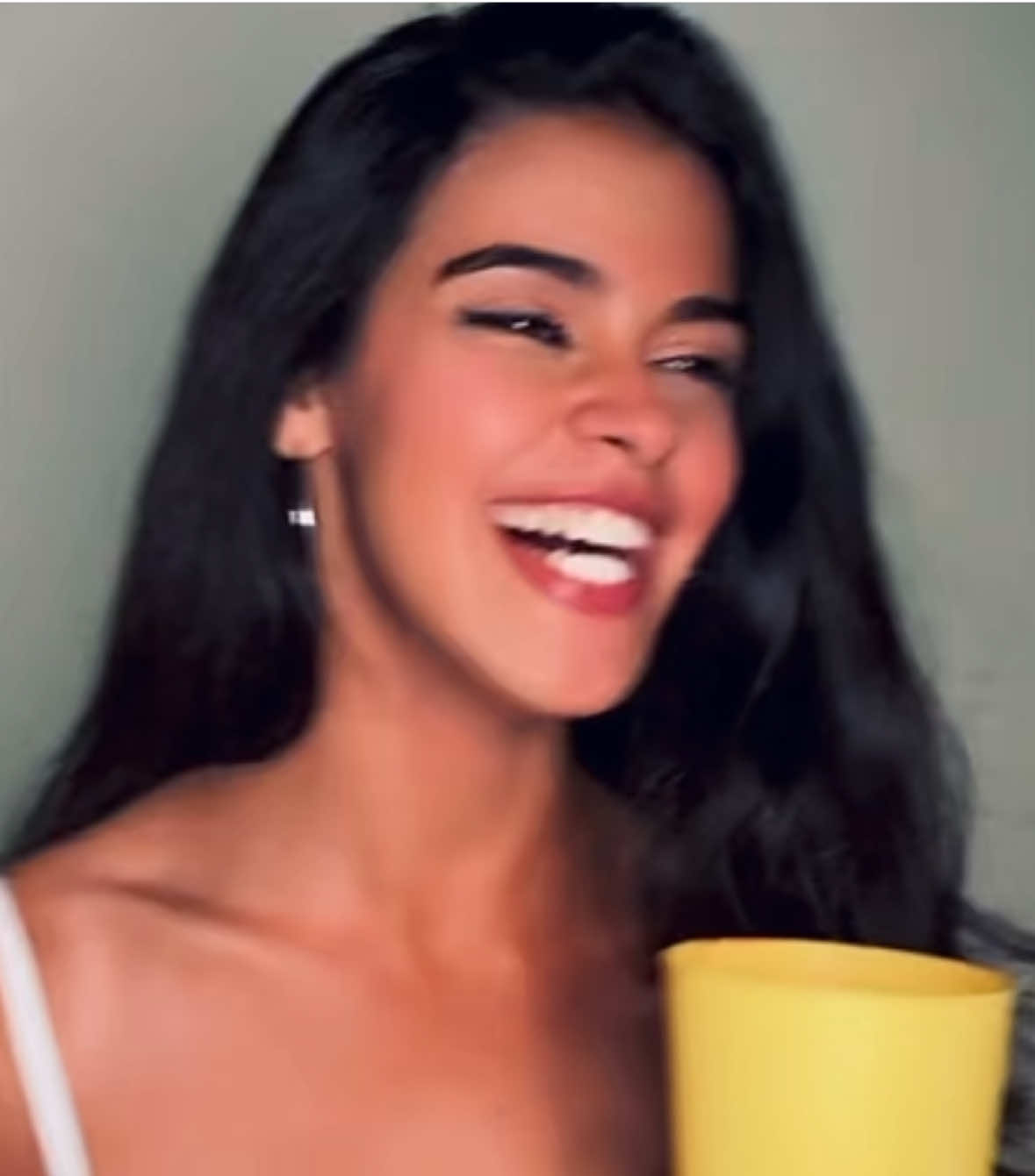 @ninamedeirosoficial