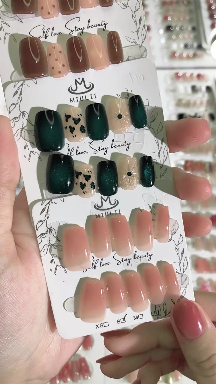 @Molly Nails Ind