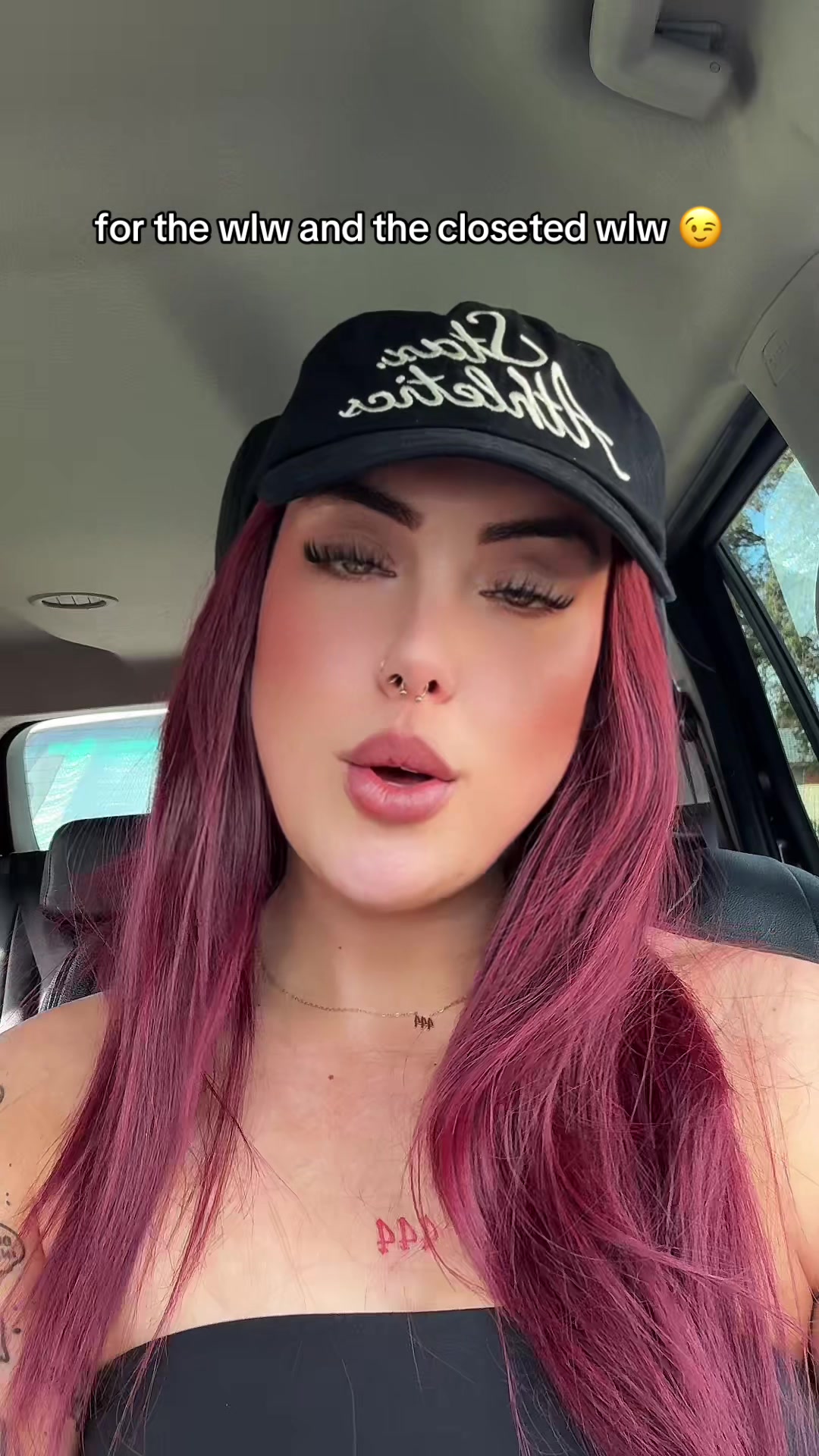 @LEASHBIAN 😈