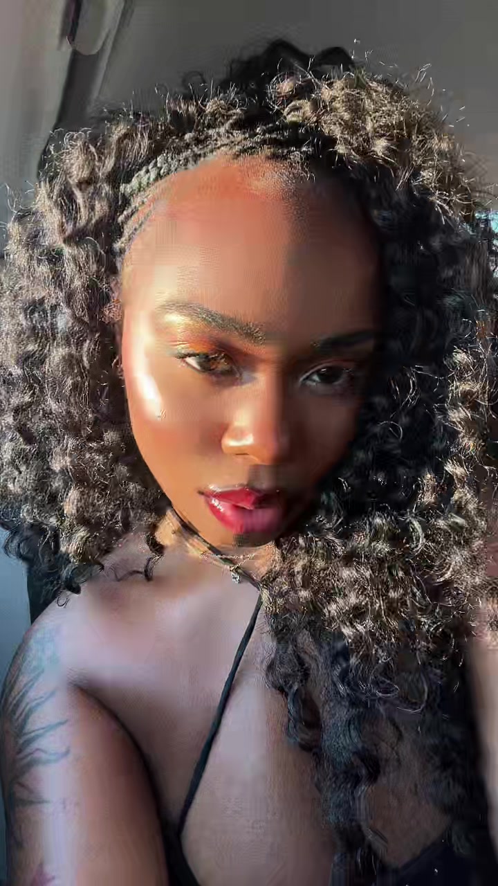 @Ammoni Khamille 🫧🌷🦋💕