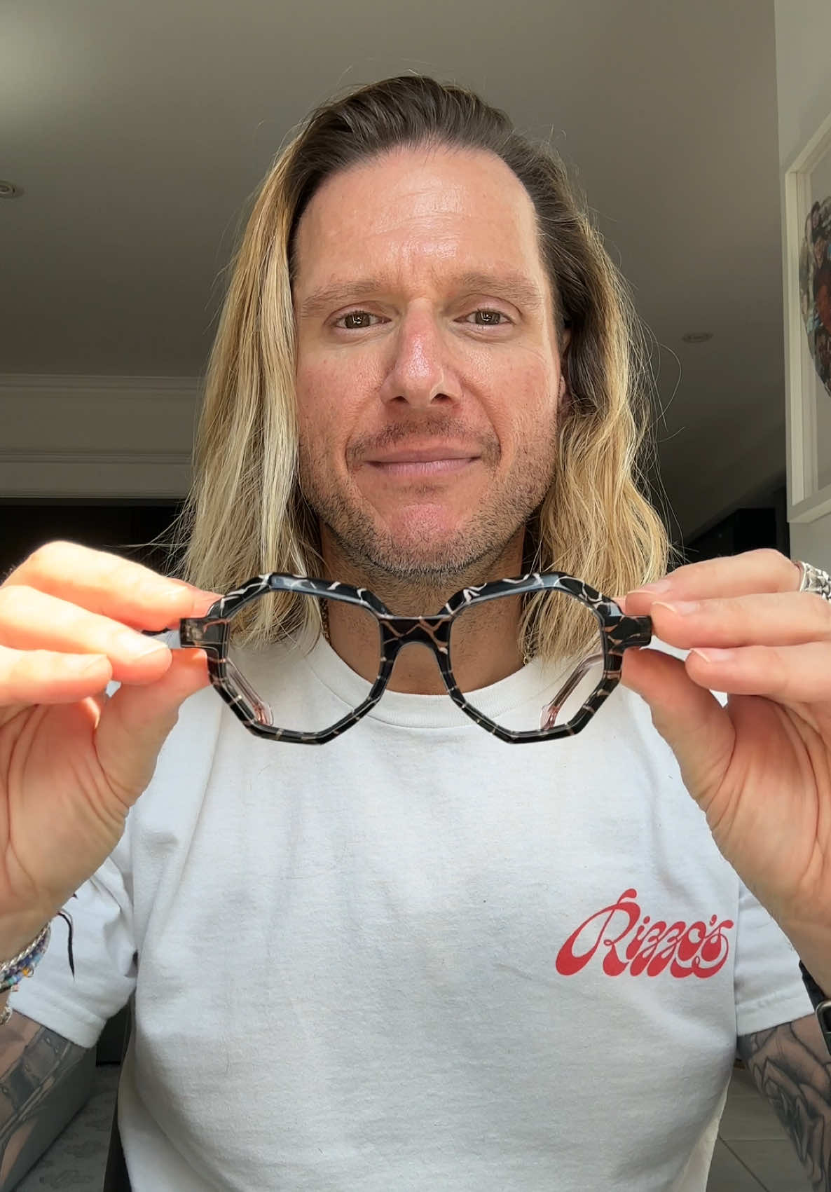 @Stevewearsglasses