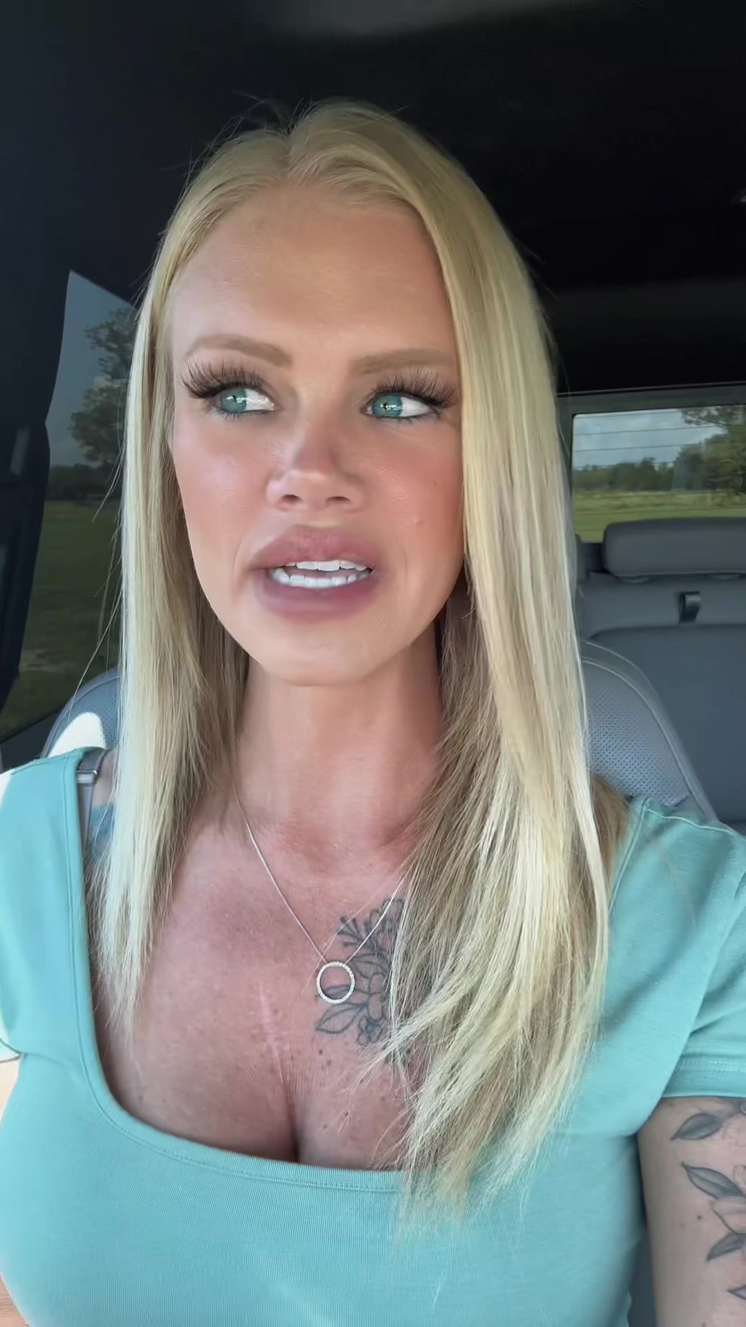 sapphire.onlyy (@sapphire.onlyy) - Urlebird