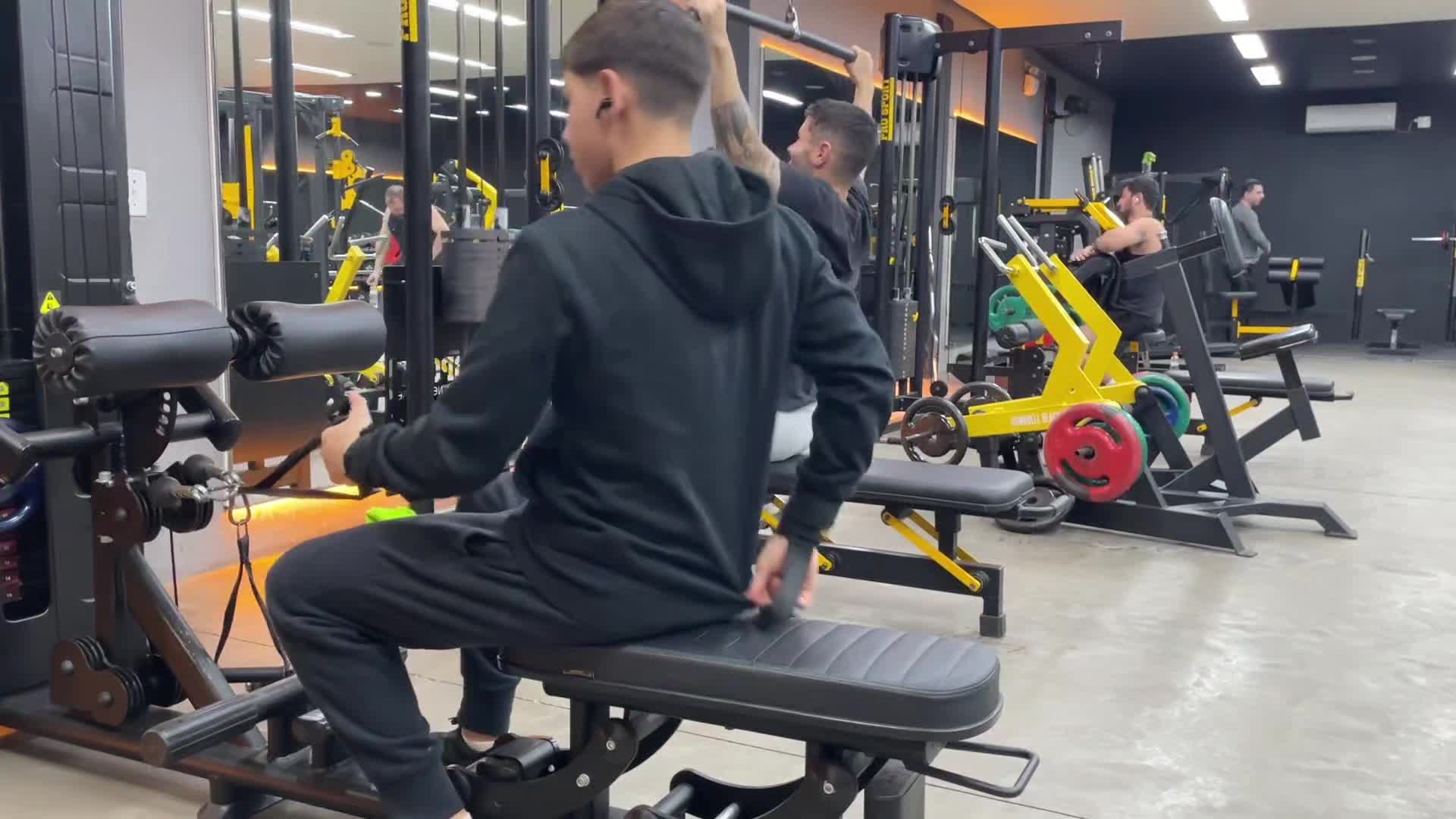 @TOM FITNESS ๐บ๐ธ