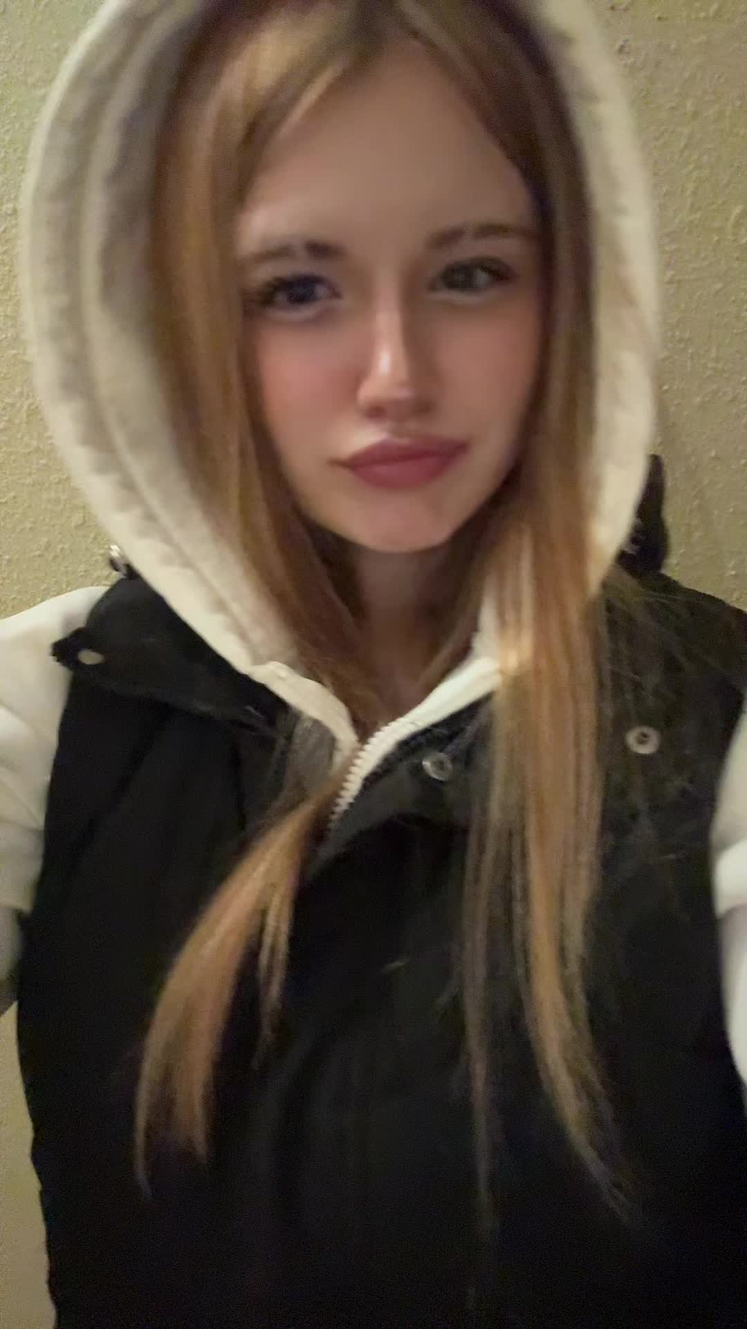 @Ищу девушку пиши я