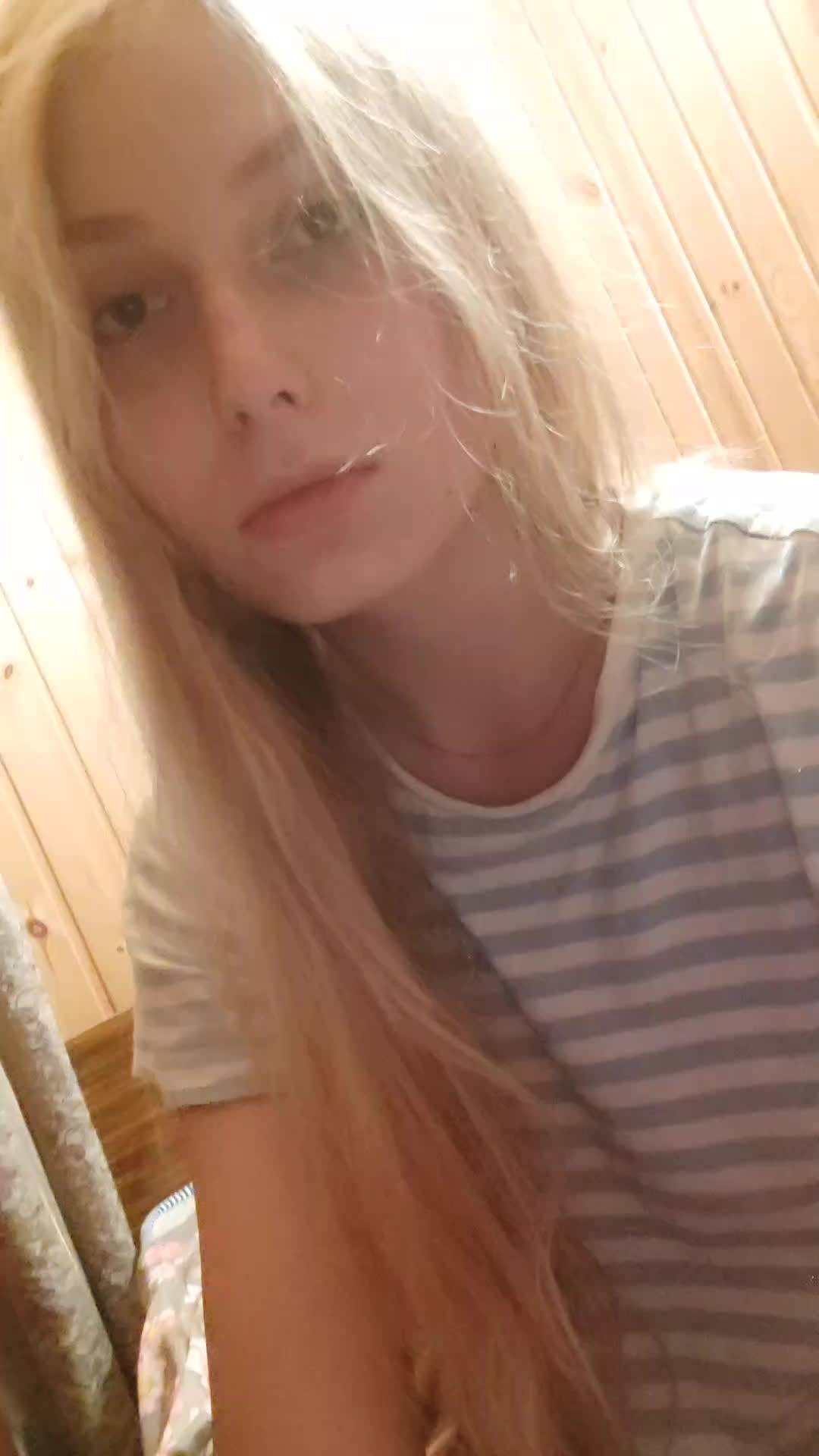 @😨