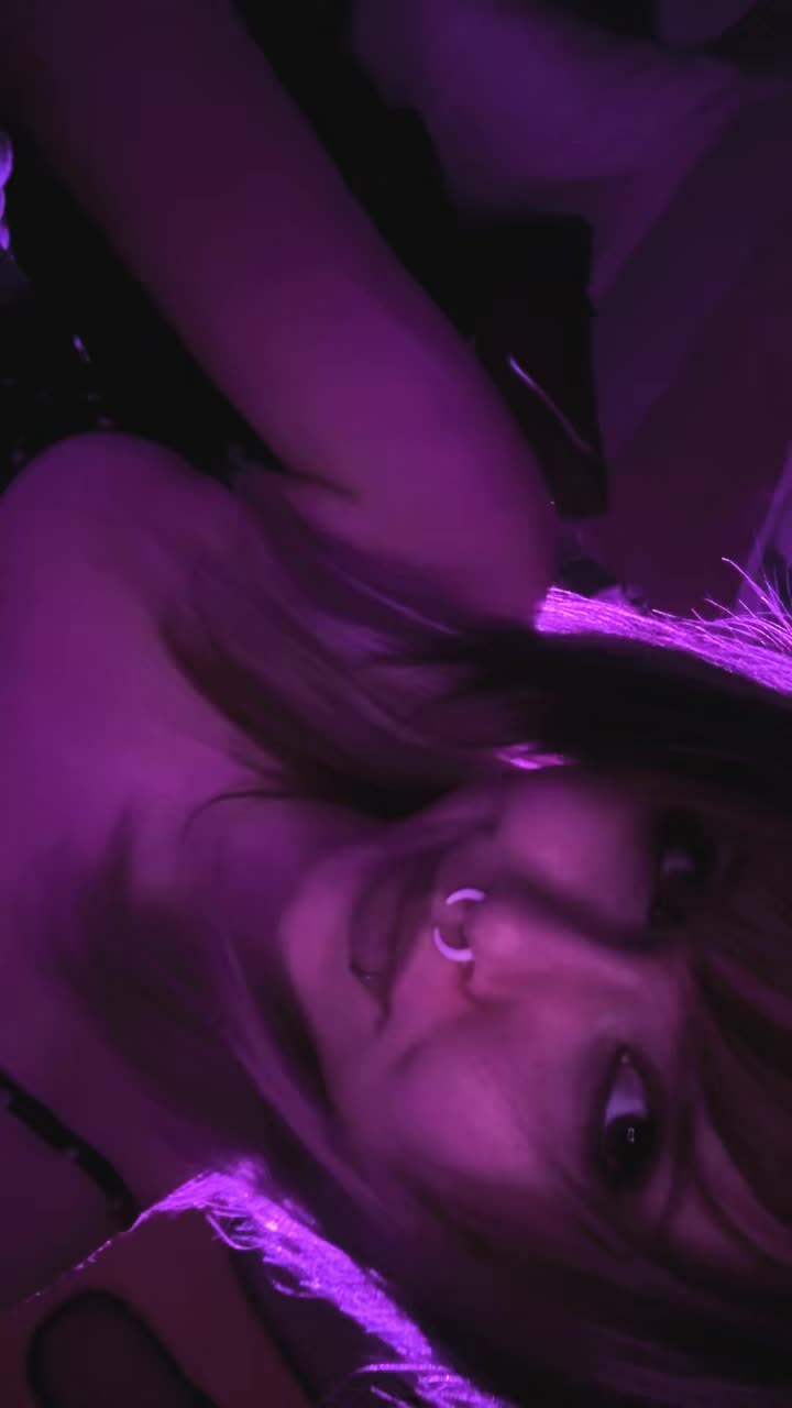 @Lainey🎞️