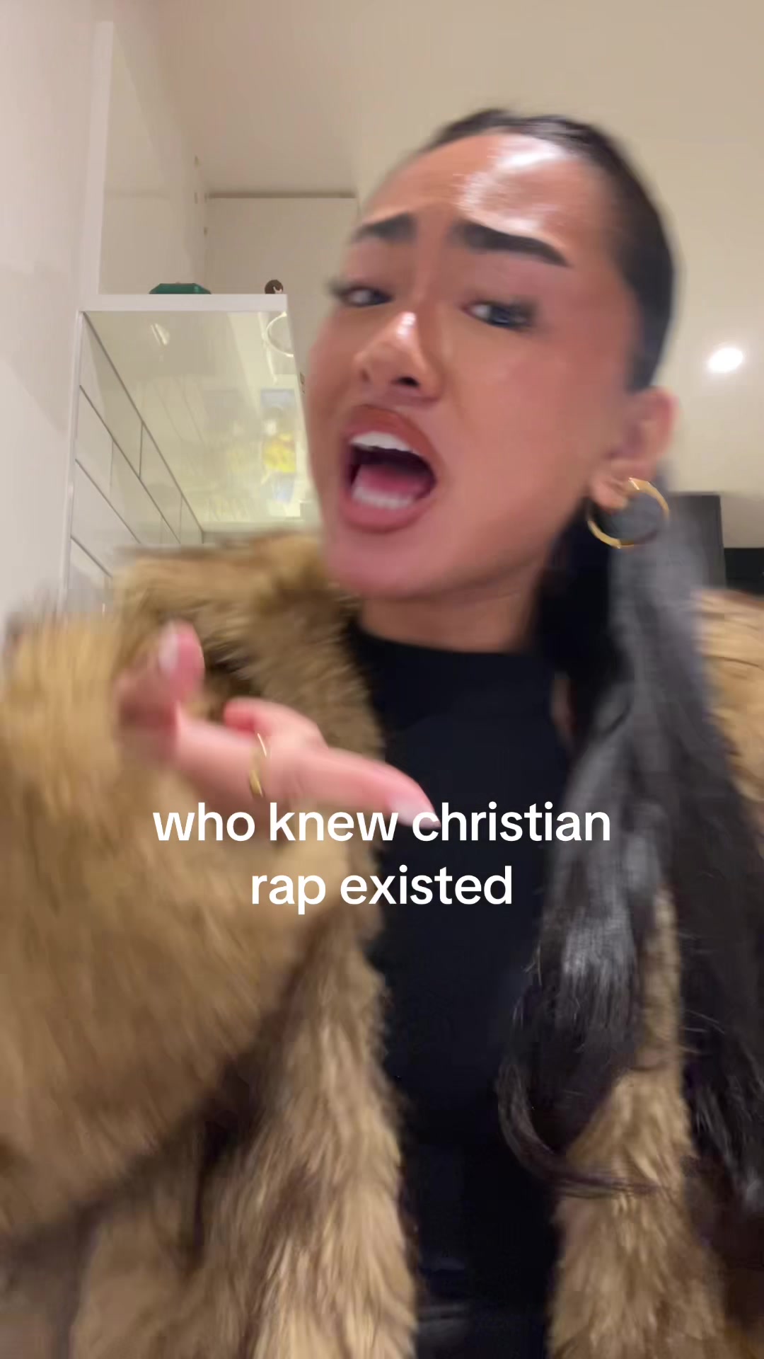 @TH💋NIA