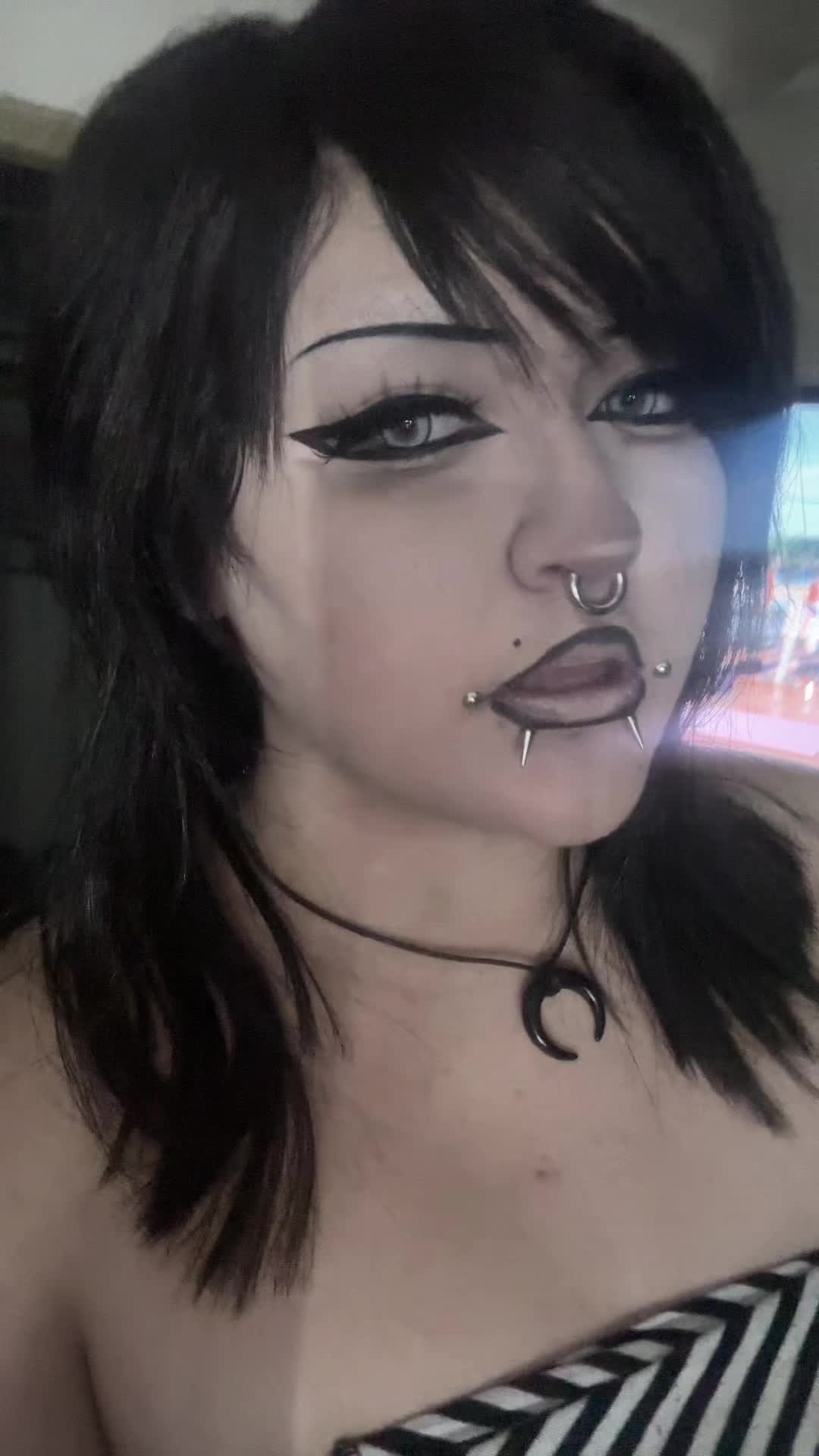 @herheadfelloff