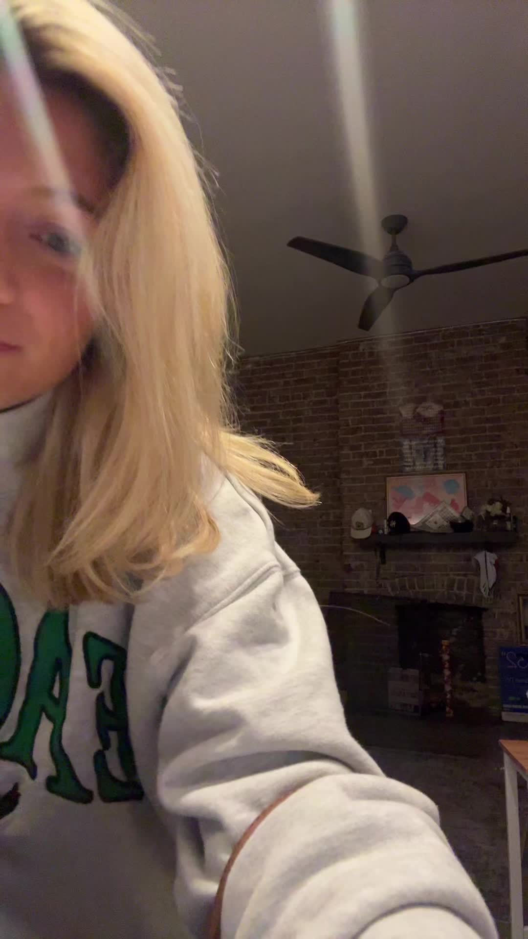 @carlymchugh